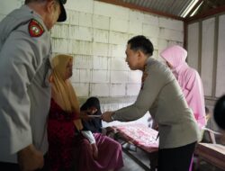 Sentuhan Kemanusiaan, Kapolres Bojonegoro Sambangi Anak Disabilitas Hadirkan Harapan di Tengah Keterbatasan