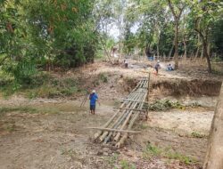 Konstruksi Menguat, Harapan Menggantung di Jembatan Garuda Cerme