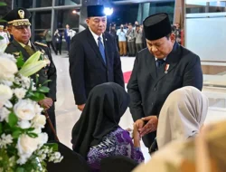 Presiden Prabowo Pimpin Penghormatan Terakhir bagi Tiga Prajurit TNI Gugur dalam Misi Perdamaian di Lebanon