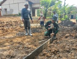 Satgas TMMD dan Warga Kauman Kebut Pemasangan Bekisting, Betonisasi Jalan Dipastikan Berkualitas