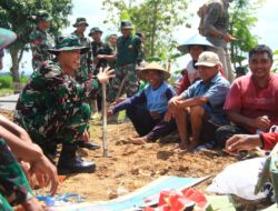 Canda Hangat di Tengah Pengecoran, Dansatgas TMMD Apresiasi Soliditas Satgas dan Warga