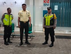 Patroli Malam Sinergi TNI–Polri di Jatisrono Perkuat Rasa Aman Warga