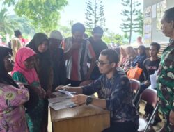 Babinsa Kawal Penyaluran Bantuan Pangan di Karangtengah, Pastikan Tepat Sasaran bagi Warga Kurang Mampu
