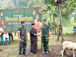 Tebar Kepedulian di Hari Raya Kurban, Yonif TP 885 Belibis Putih Dekat dengan Masyarakat