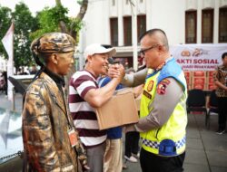 Menjelang Hari Bhayangkara ke-80, Polri Salurkan 450 Paket Bansos untuk Komunitas Seni dan PKL di Kota Tua Jakarta