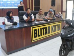 Polres Blitar Kota Ungkap Modus Jebakan Aplikasi Kencan Daring, Tiga Pelaku Perampasan Disertai Kekerasan Diamankan