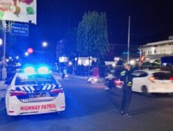 Patroli Lampu Biru Menyusuri Dua Simpang Strategis, Polres Kediri Kota Perkuat Pengamanan Lalu Lintas Malam Hari
