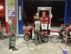 Patroli Malam Koramil 04/Nguntoronadi Jaga Kondusivitas Wilayah, Sasar Koperasi Merah Putih hingga SPBU