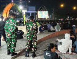 Anggota Kodim 0725/Sragen dan Warga Gelar Nobar Piala Dunia di 13 Titik, Perkuat Kemanunggalan TNI-Rakyat