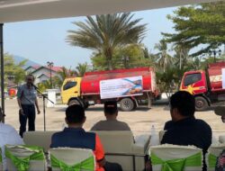 Sinergi Polres Kayong Utara dan Pemkab Salurkan Bantuan Air Bersih, Bagikan Masker