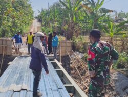 Babinsa Turun Langsung Kawal Pembangunan Jembatan Merah Putih di Boyolali