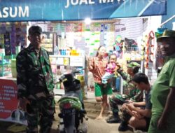 Patroli Malam Cipta Kondisi, Babinsa Bulukerto Sambangi Warga untuk Perkuat Keamanan Lingkungan