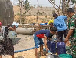 Kemarau Makin Menekan, Kodim 0813 Bojonegoro Distribusikan 6.000 Liter Air ke Kedungsari