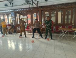 Semarak HUT Ke-81 RI, Babinsa Kratonan Bersama Bhabinkamtibmas dan Linmas Perkuat Kebersamaan Lewat Lomba Rakyat