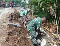 Sinergi TNI dan Warga Gondanglegi, Pembangunan Talud Perkuat Ketahanan Infrastruktur Desa