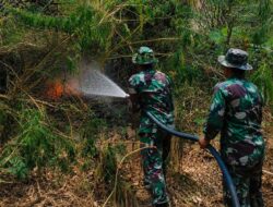 Regu Damkar Kodim 0728/Wonogiri Padamkan Kebakaran di Dua Lokasi Perbukitan