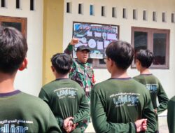 Babinsa Koramil 10/Sambi Tanamkan Nasionalisme kepada Santri, Bentuk Generasi Muda yang Disiplin dan Tangguh