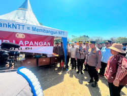 Kapolri Tinjau Dampak Gempa NTT, Polri Kerahkan Personel dan Ratusan Ton Bantuan