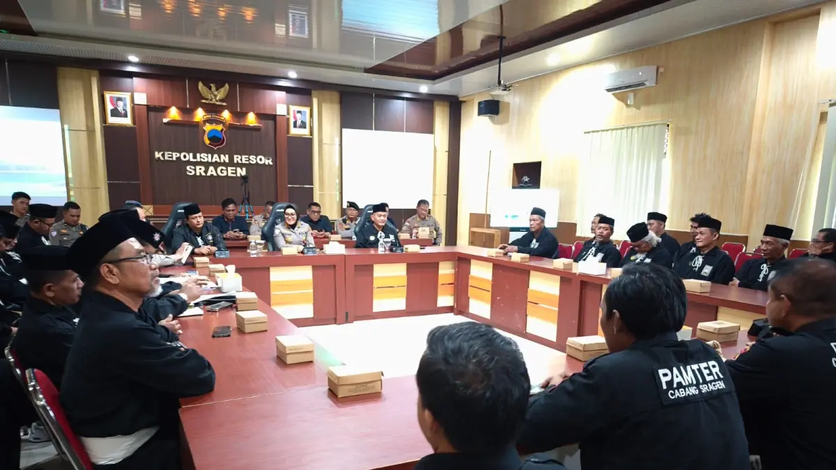Pengurus psht cabang sragen pusat madiun bertandang ke mapolres sragen sabtu 2982026 ahmad khairudinradar solo RMnsQ