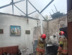 Kebakaran Dini Hari di Dander, Rumah Warga Ludes dan Dua Orang Terluka Bakar
