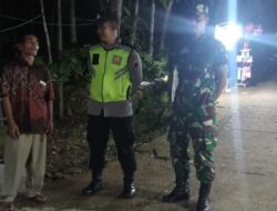 Cegah Gangguan Kamtibmas, Babinsa dan Linmas Patroli Malam di Wilayah Manyaran