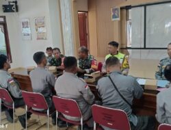 Babinsa dan Bhabinkamtibmas Joyotakan Evaluasi Linmas, Perkuat Kesiapsiagaan Menjaga Keamanan Wilayah
