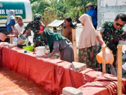 Kemarau Mencekik, Kodim Bojonegoro Gelontorkan 77 Ribu Liter Air untuk Warga