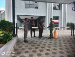 Patroli dan Sambang Warga, Babinsa Kemlayan Perkuat Kewaspadaan Wilayah