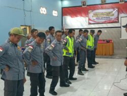 Tingkatkan Kamtibmas, Babinsa Koramil Ngadirojo Bekali Satlinmas dengan Disiplin dan Wawasan Kebangsaan